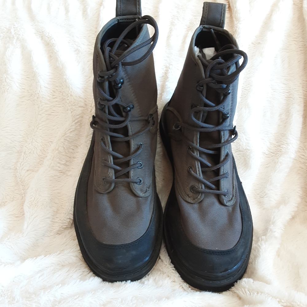 REDINGTON WATER FISHING BOOT SHOES.